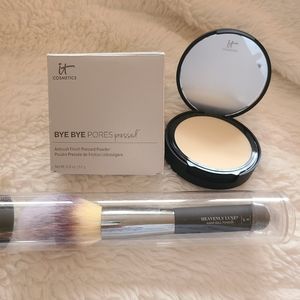 IT COSMETICS NIB - Bye Bye Pores Translucent Powder and Brush